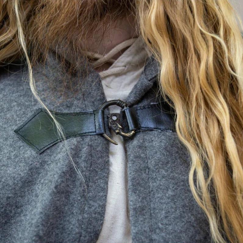 Wool Pirate Cloak with Wolf Clasp | Versatile Buccaneer Cape - Image 4